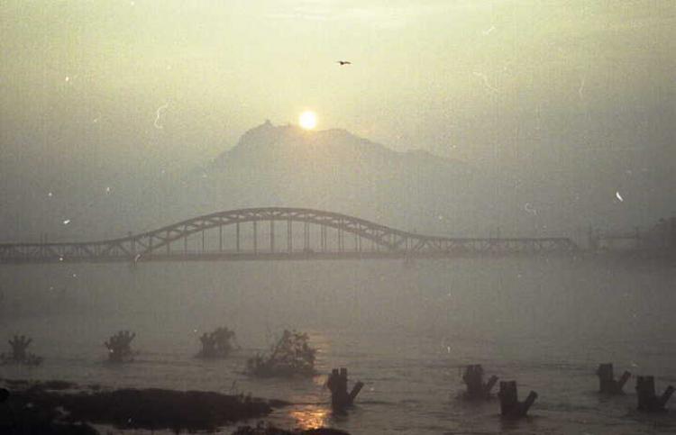 霧の朝/廣江 武