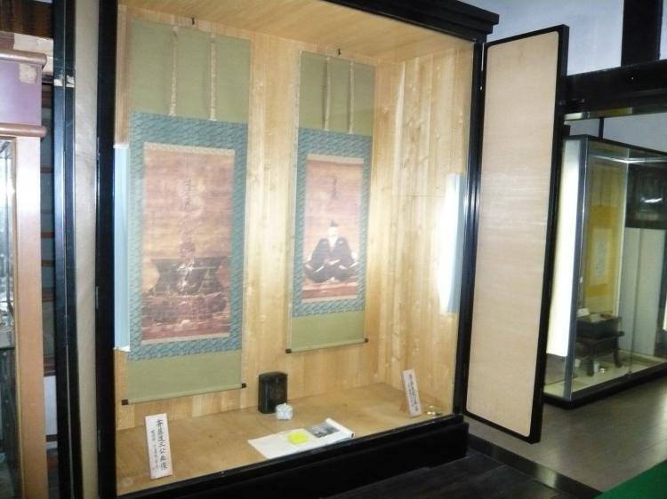 斎藤道三・義龍画像<BR>通常は複製の画像が公開されています。